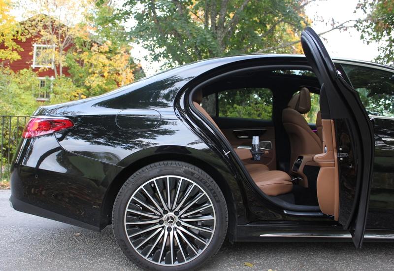 Mercedes-Benz E-Class Hybrid — view 3