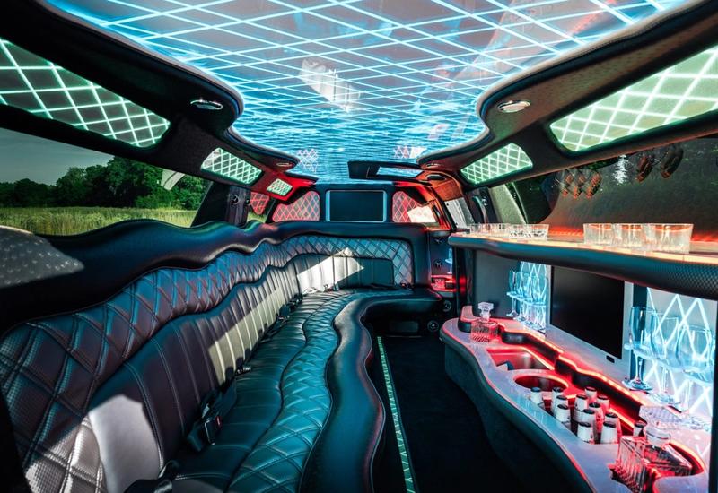 Chrysler 300 Stretch Limousine — view 3