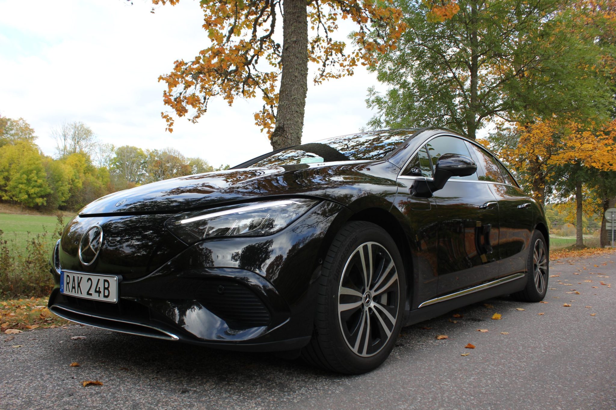 Mercedes-Benz EQE Electric — view 2
