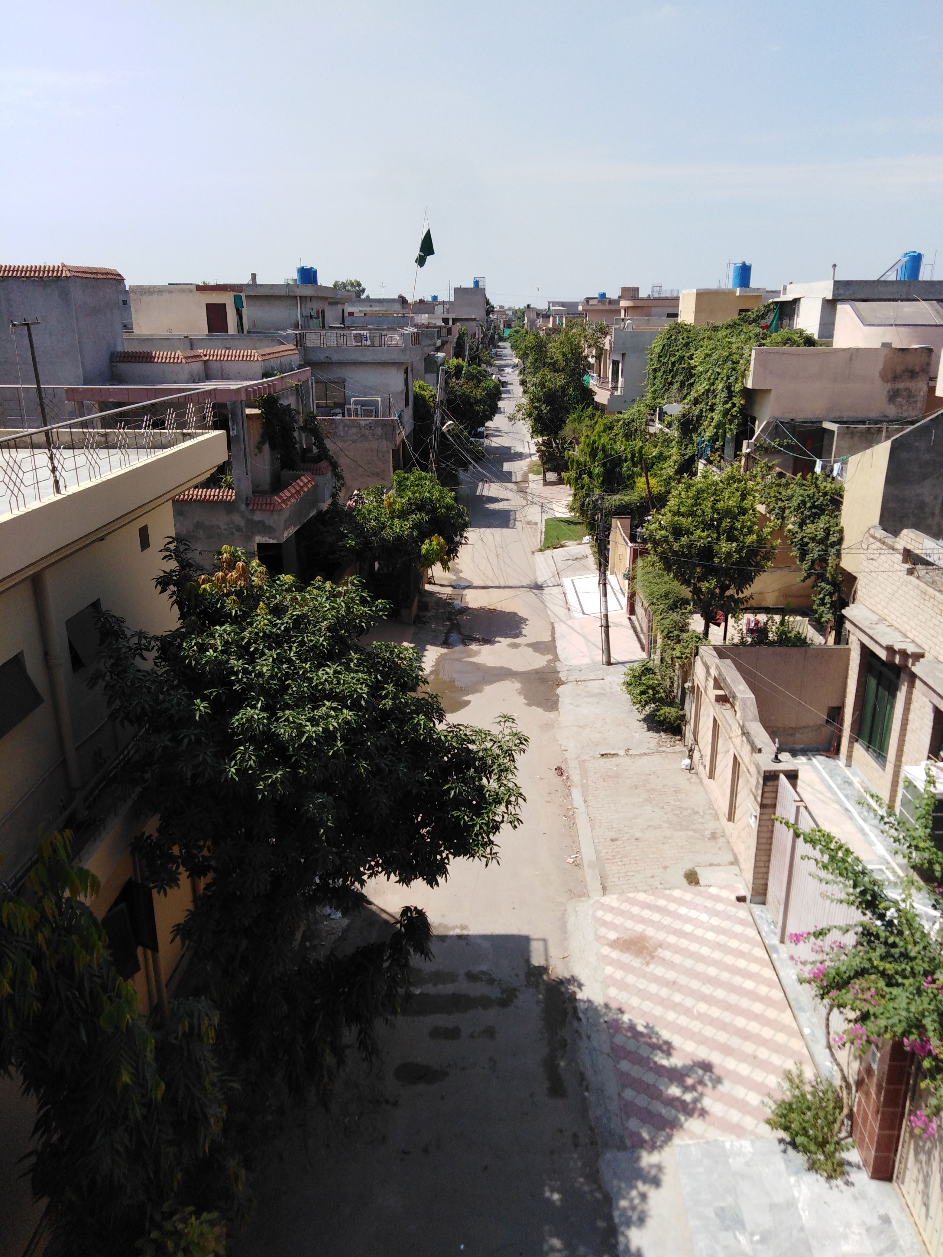 A residential street in Block A2, Johar Town, Lahore