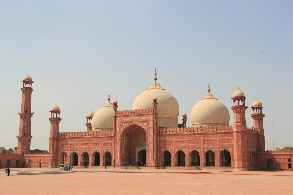 Badshahi Mosque, Lahore, seen from the front