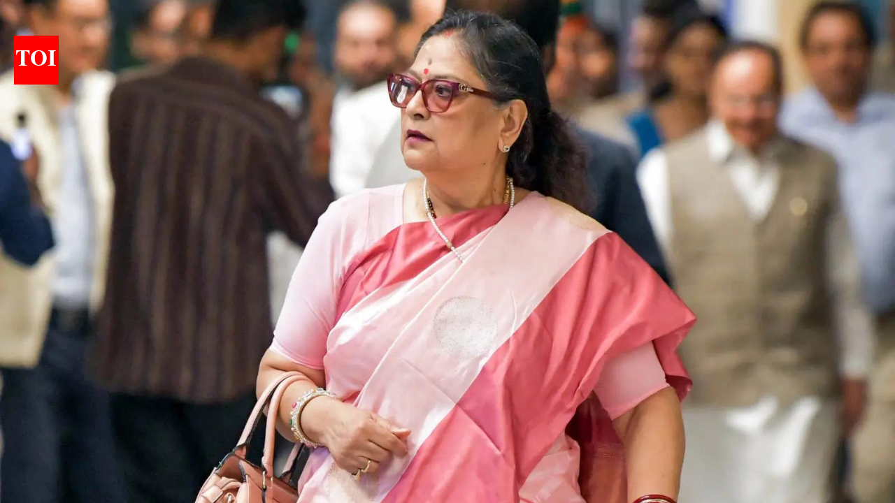 Kakoli Ghosh Dastidar speaking at a press conference