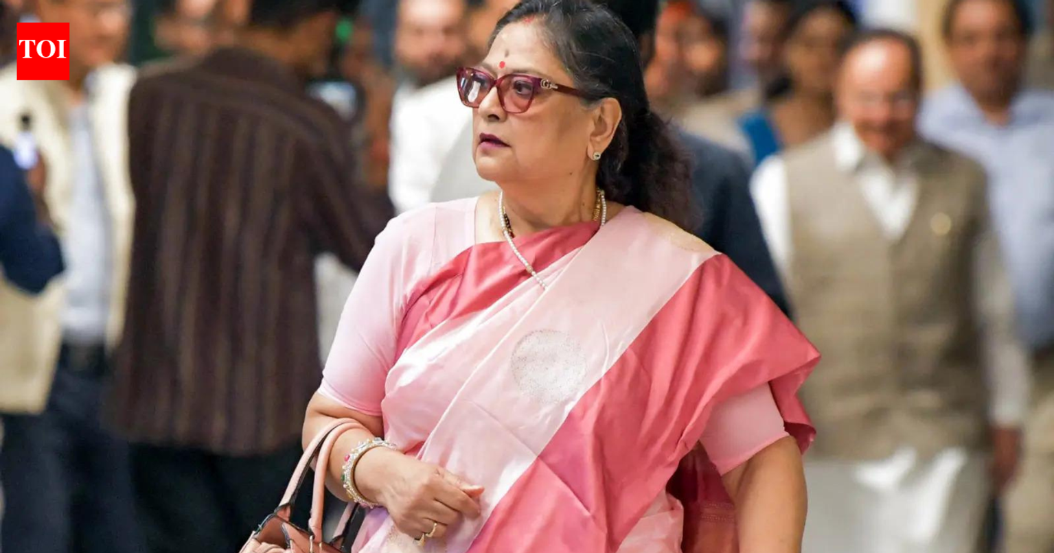 Kakoli Ghosh Dastidar speaking at a press conference