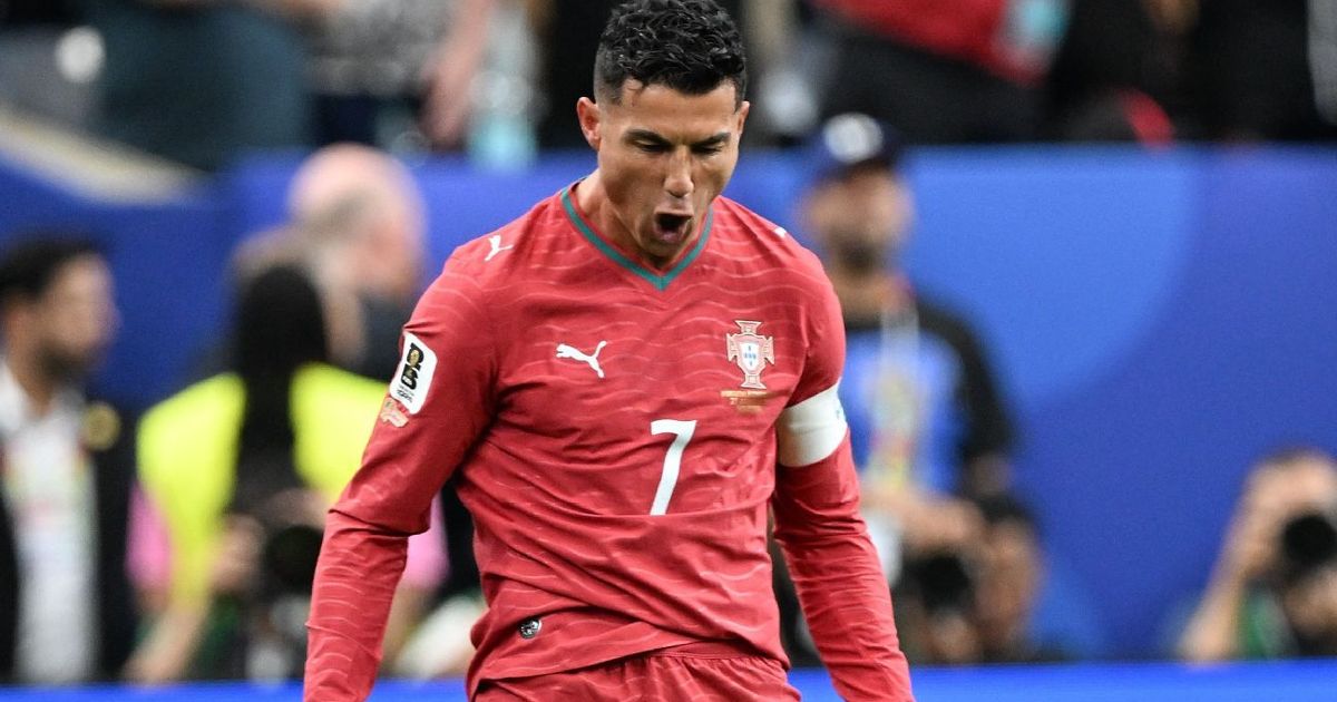 Cristiano Ronaldo shuns reporter when asked about Messi: 'I believe in my work, in what I do'