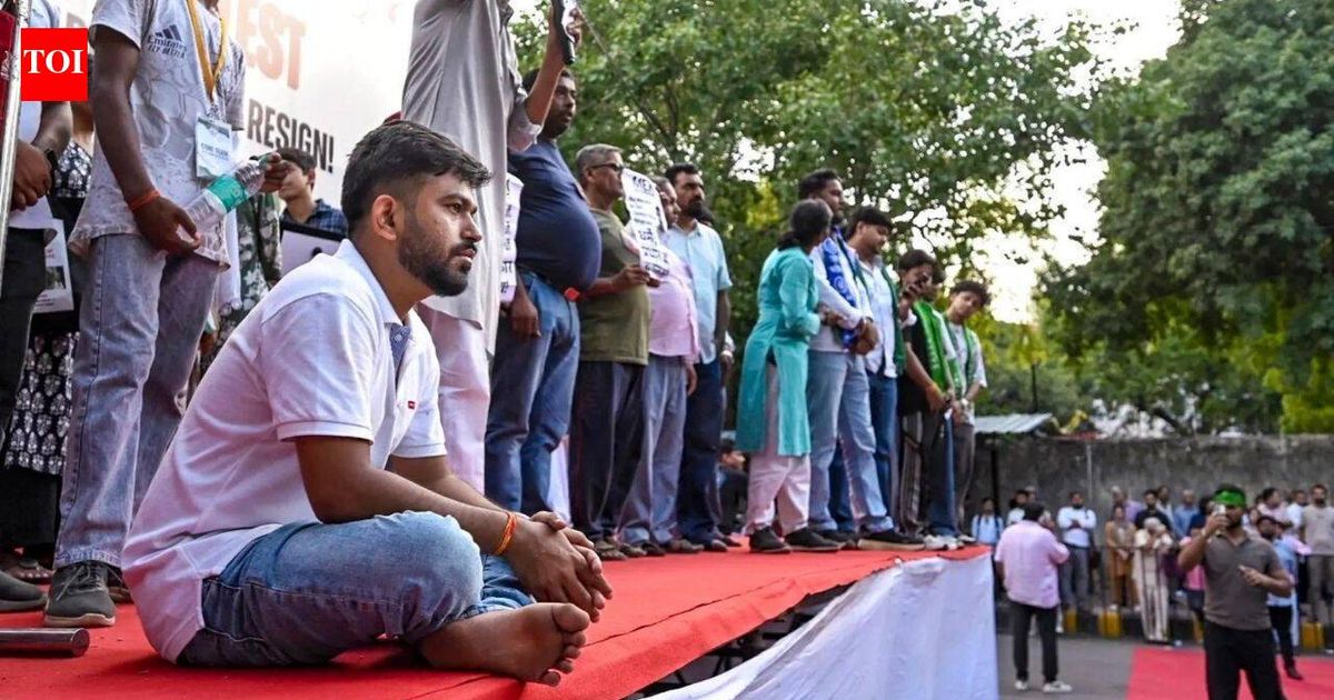 Don’t stop your kids from joining protest, says Cockroach Janta Party as Jantar Mantar stir enters day 4