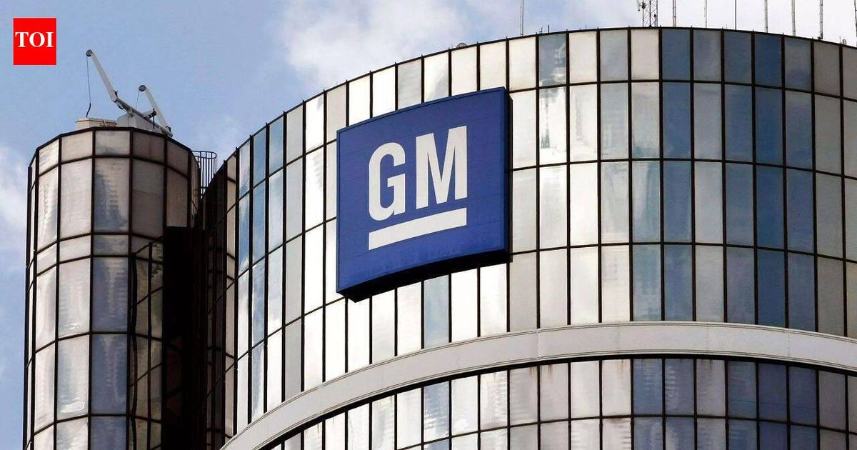 After laying off hundreds of engineers, GM now replaces more than 1,000 workers with 50 robots at its flagship plant in the US; says: We are implementing …