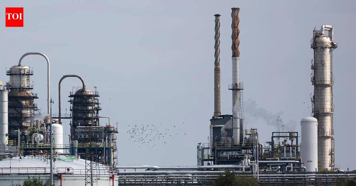 Russia turns to India for gasoline as fuel shortages deepen after Ukrainian strikes