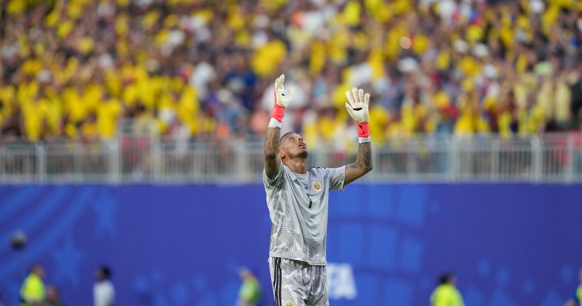 Curaçao goalkeeper Eloy Room jokes he deserves statue after historic Ecuador draw