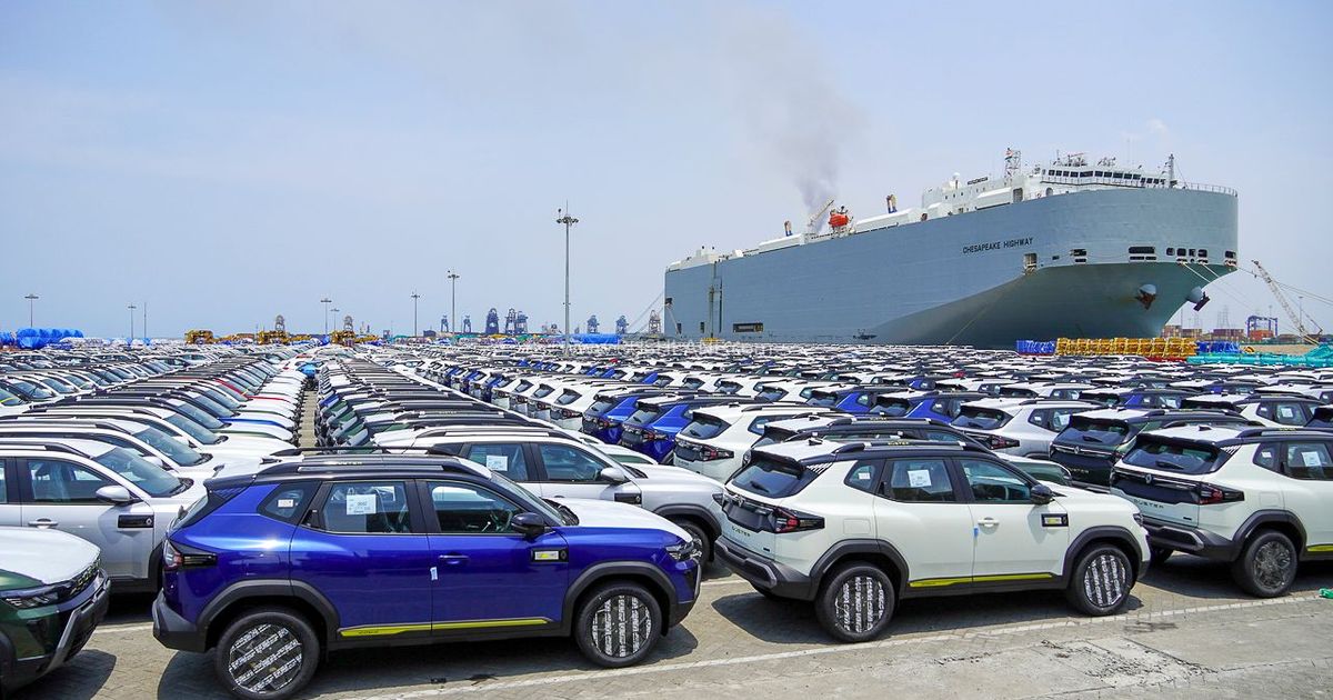 India-Made Renault Duster Export Starts - First Batch Shipped To South Africa