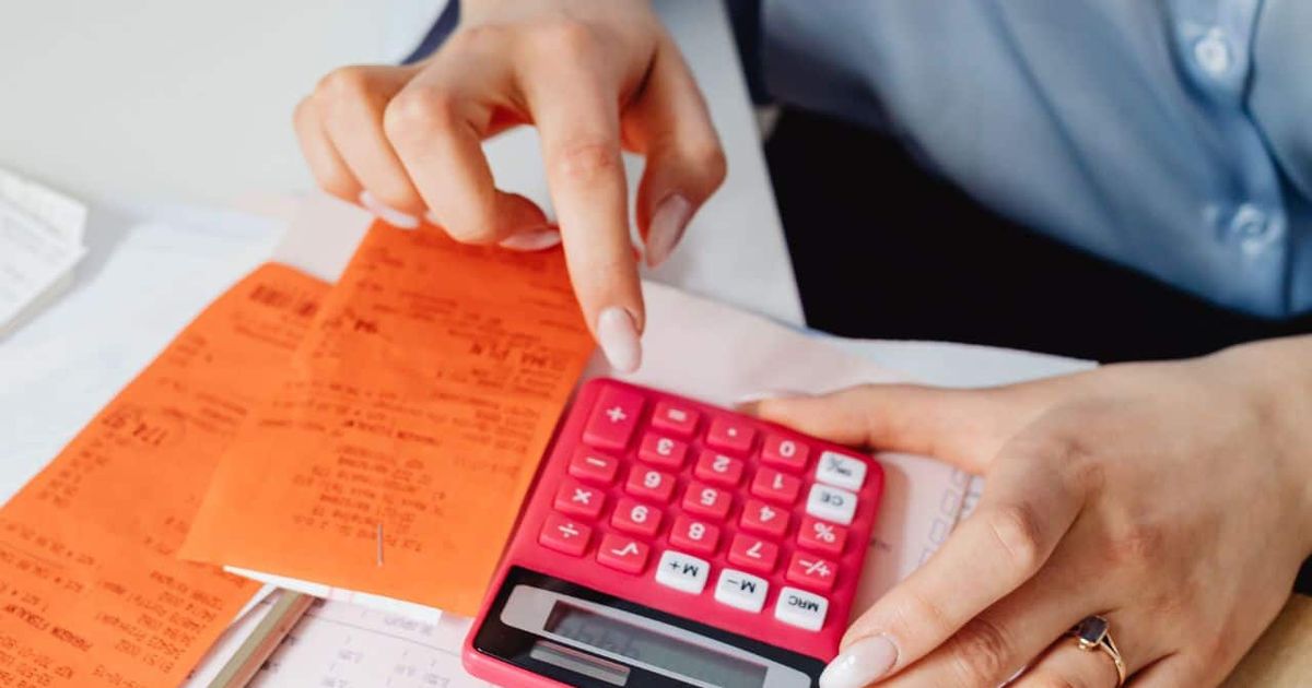 'I'm on tight budget': 26-year-old professional with Rs 82 lakh salary says luxuries are still hard to afford