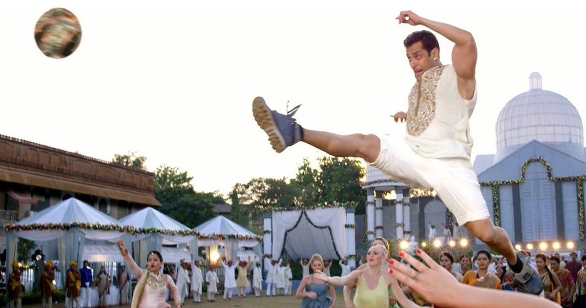 10 Football Fever Moments From Bollywood