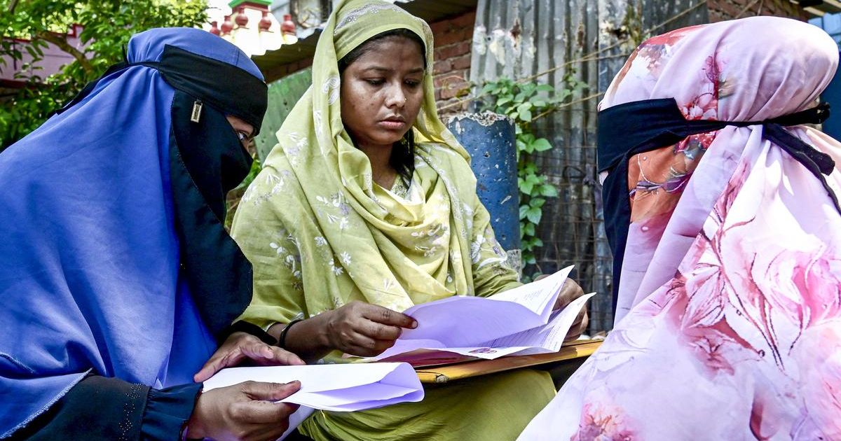 People waiting to cast their votes in India