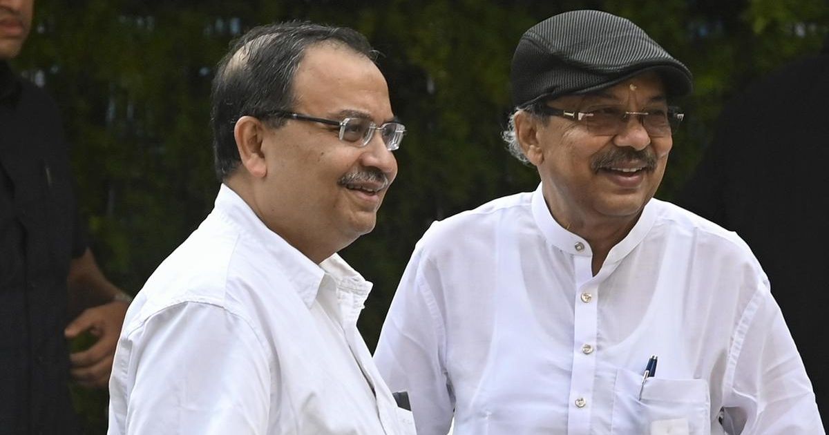 Loyalists rally behind Mamata, say an ousted leader cannot lead Trinamool in Assembly