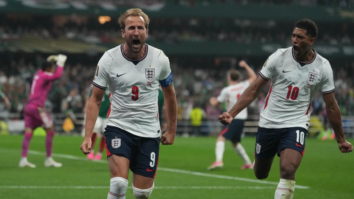 Mexico vs England, FIFA World Cup Round of 16 LIVE updates: England leads 3-2 but down to 10 men in stormy contest