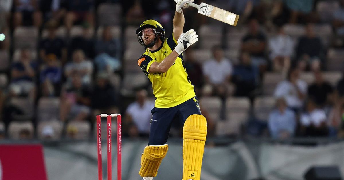 Allround Dawson downs Sussex to keep Hampshire on a roll