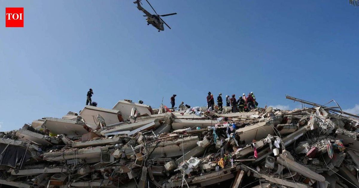 'They came to take selfies, not to help': Venezuela quake victims rage as death toll hits 1,430