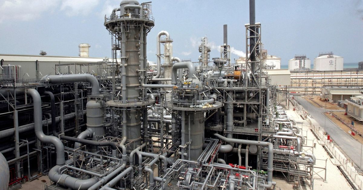 Report: Qatar offered to cut gas production in exchange for Iran sparing key facility