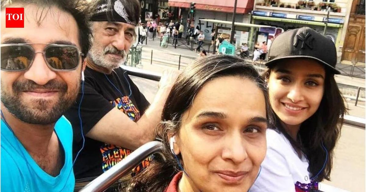 Shraddha Kapoor, Shakti Kapoor and family move out of shared home; 'Eetha' star's Juhu home is Hrithik Roshan's former rented flat