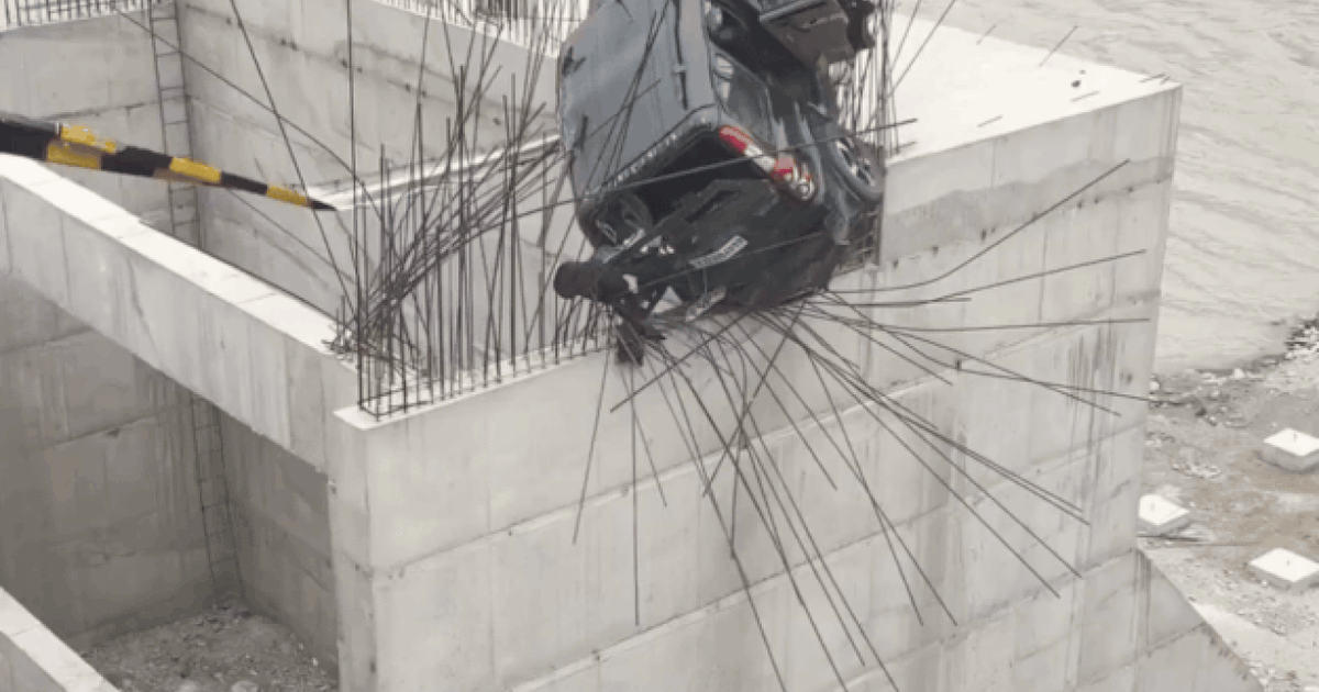 Freak accident near Atal Tunnel: Scorpio falls onto under-construction bridge, 1 dead