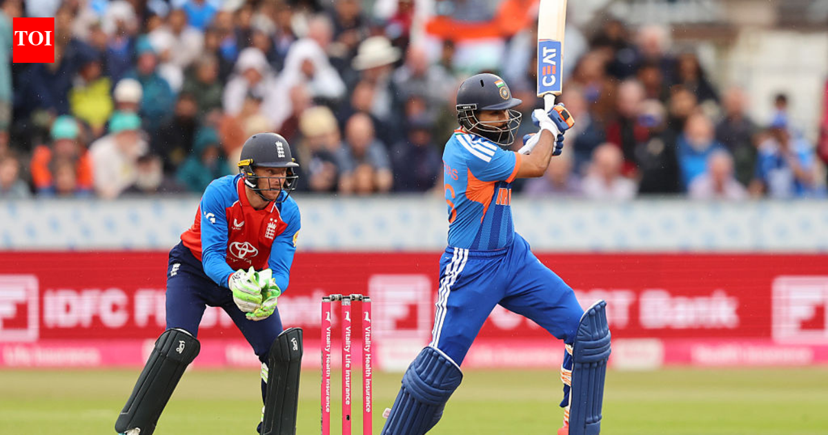 Shreyas Iyer completes 5,000 international runs during captain's knock against England