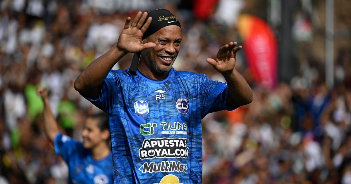 Ronaldinho coming out of retirement? Barcelona legend signs for Italian team in ‘extraordinary coup’