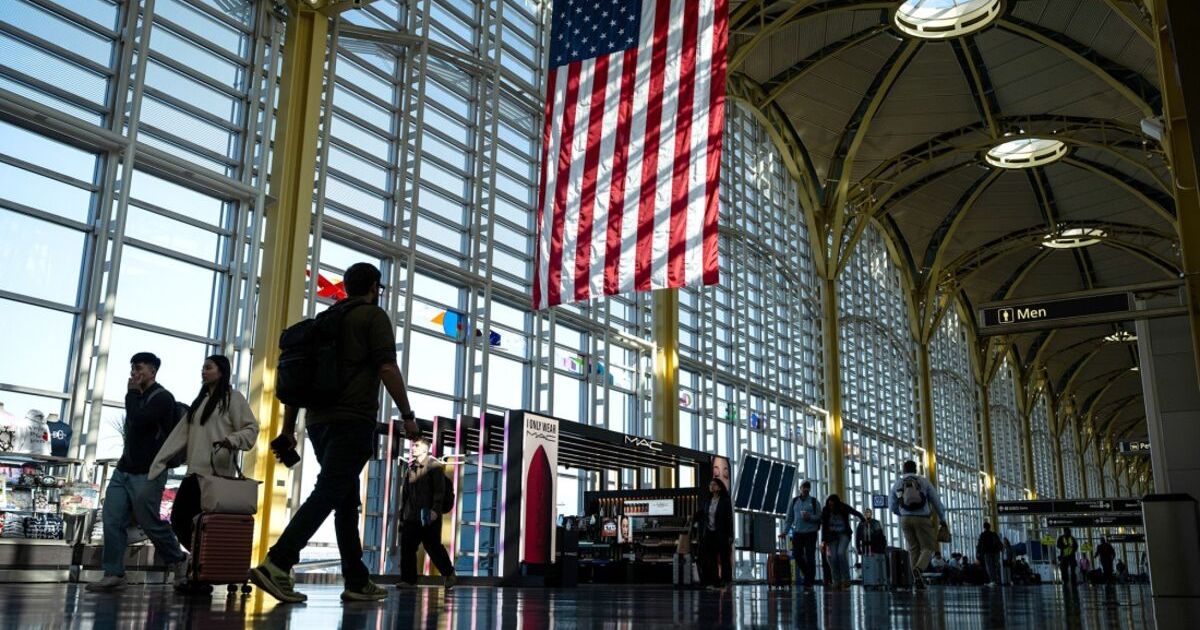 1B Visa Application Fee Rejected by Judge