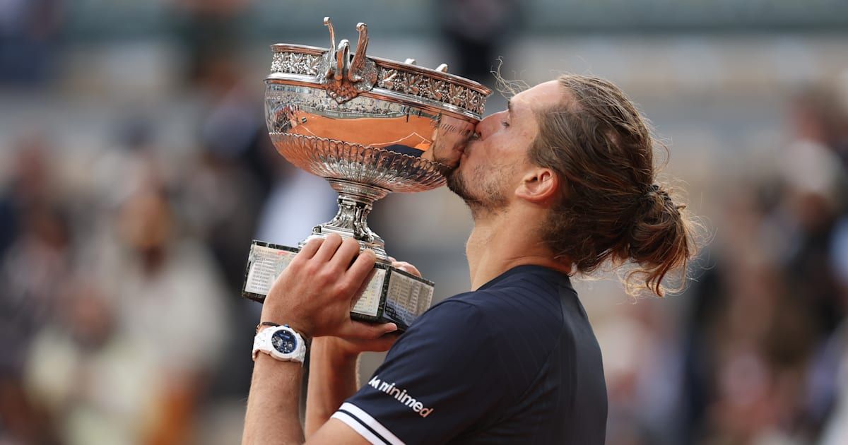 French Open 2026: Alexander Zverev wins first Grand Slam title after five-set battle with Flavio Cobolli at Roland-Garros