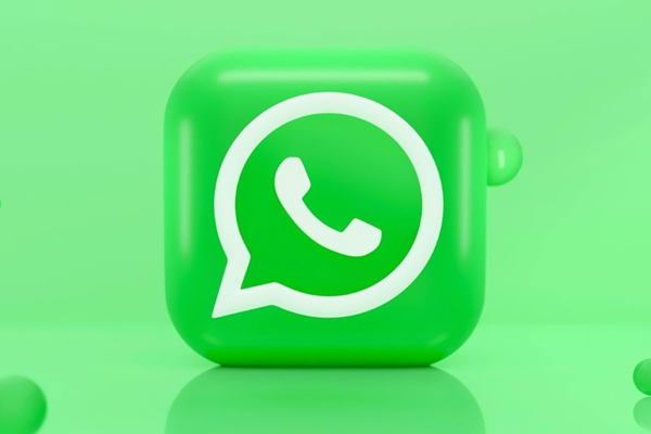 Green dot on contact profile photo in WhatsApp chat info screen