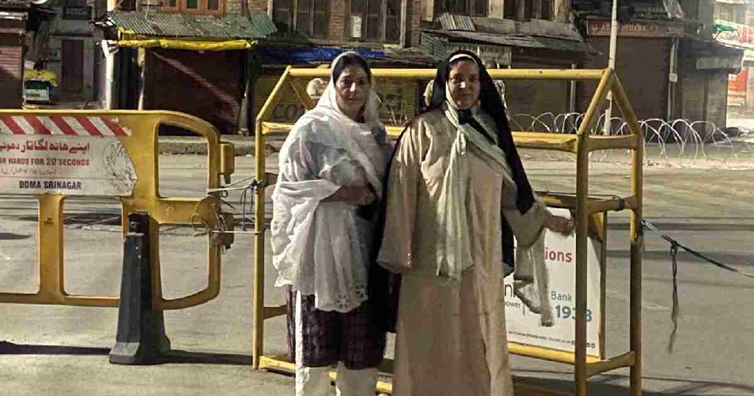Sakina Itoo wearing a burqa in Srinagar, Jammu and Kashmir