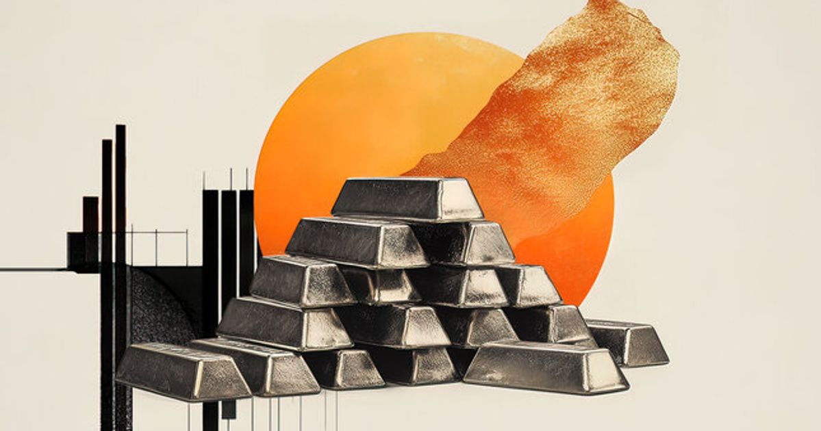 Gold holds firm above $4,300 with Fed decision, US-Iran deal in focus