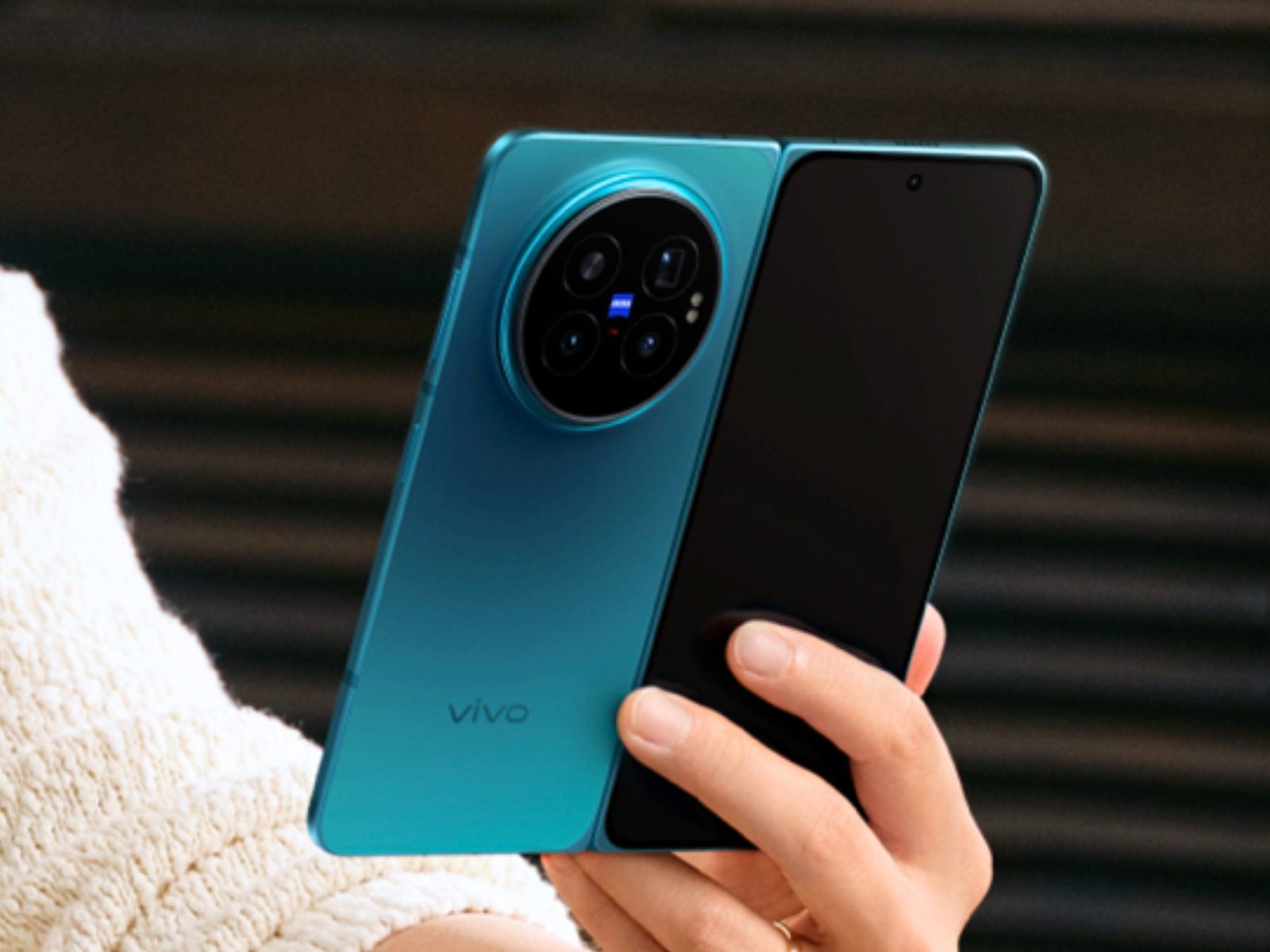 Vivo officially details Zeiss camera system for new foldable