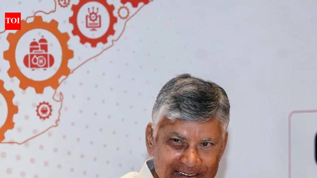 Naidu urges NUS to set up campus in Amaravati