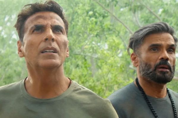 Akshay Kumar in a comedy drama scene from Welcome To The Jungle