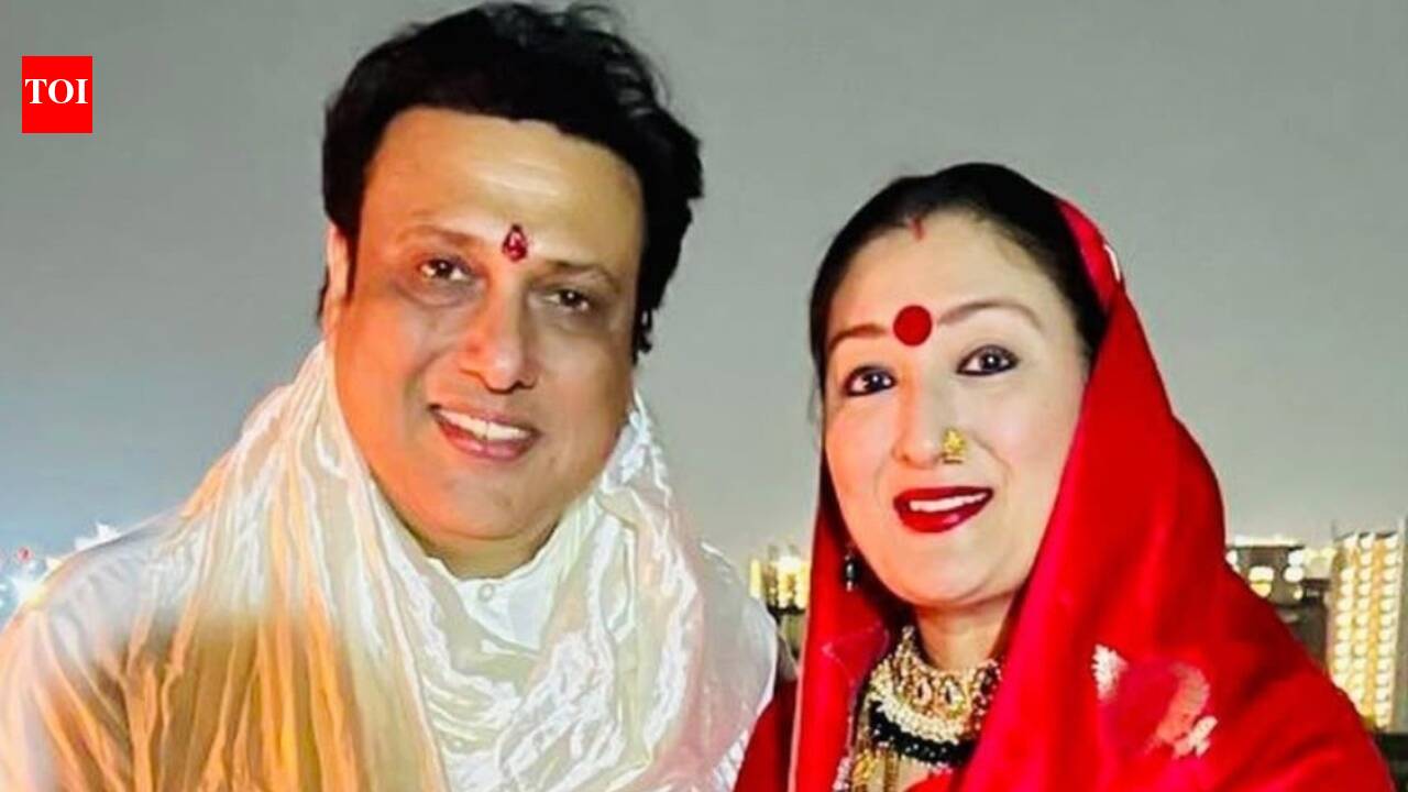 Sunita Ahuja and Govinda in a photo together
