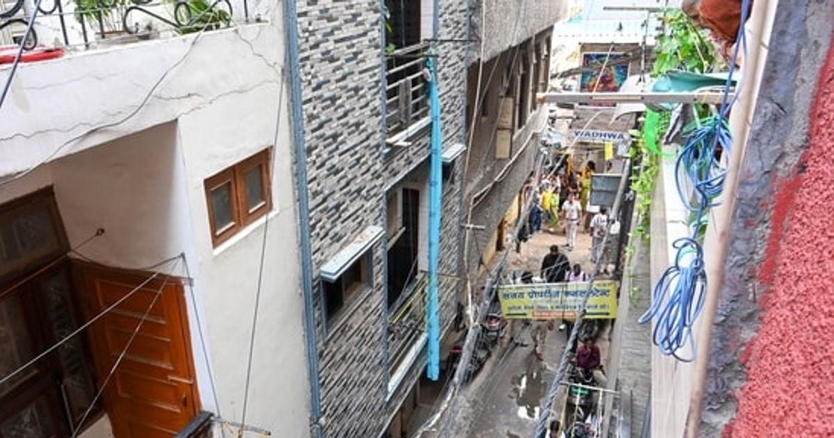 Ladders, saree pulleys: Neighbours turn rescuers after fire at building in Delhi's Tughlakabad