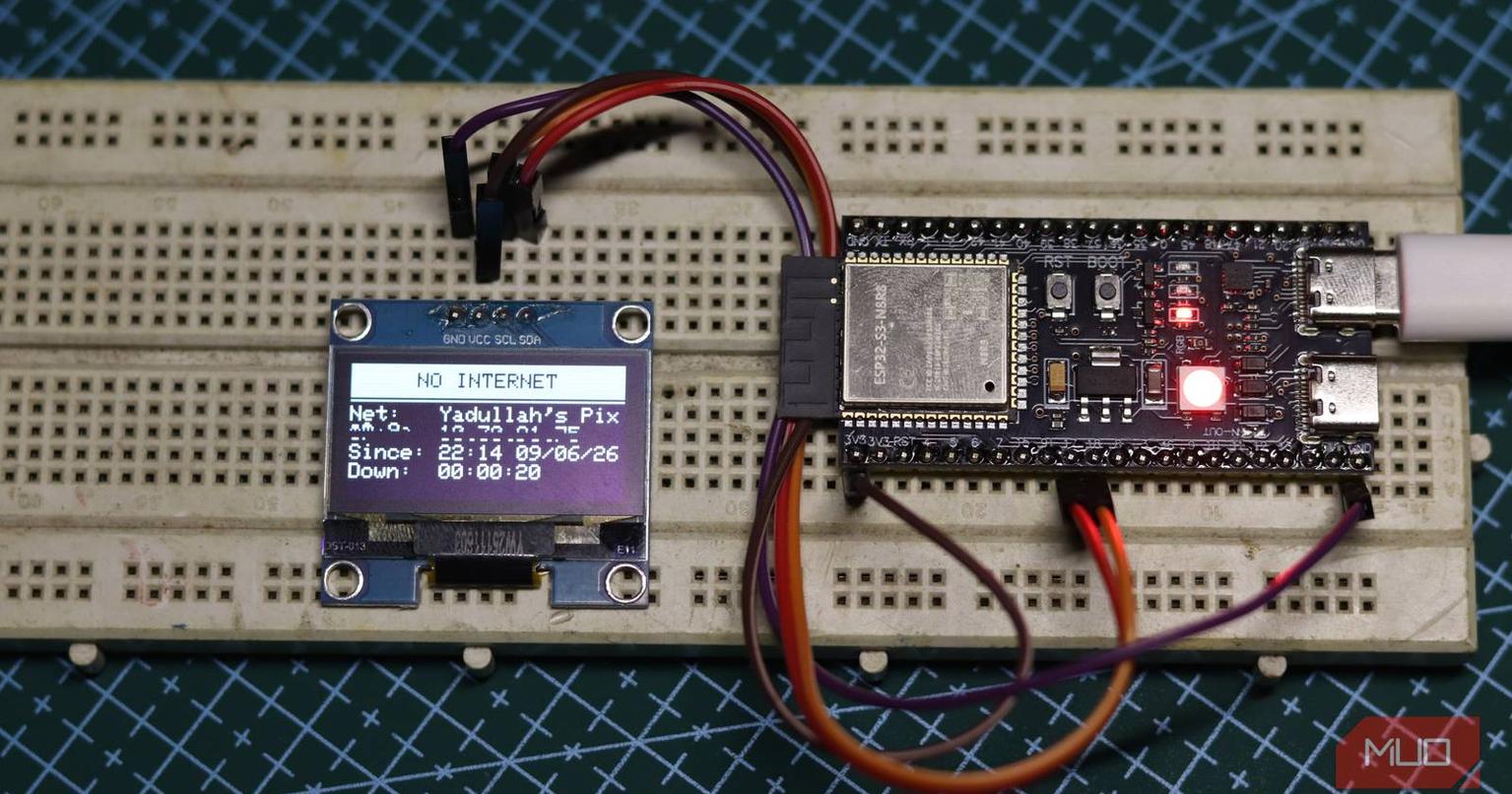I never have to ask “is it me or the internet?” thanks to this $10 build