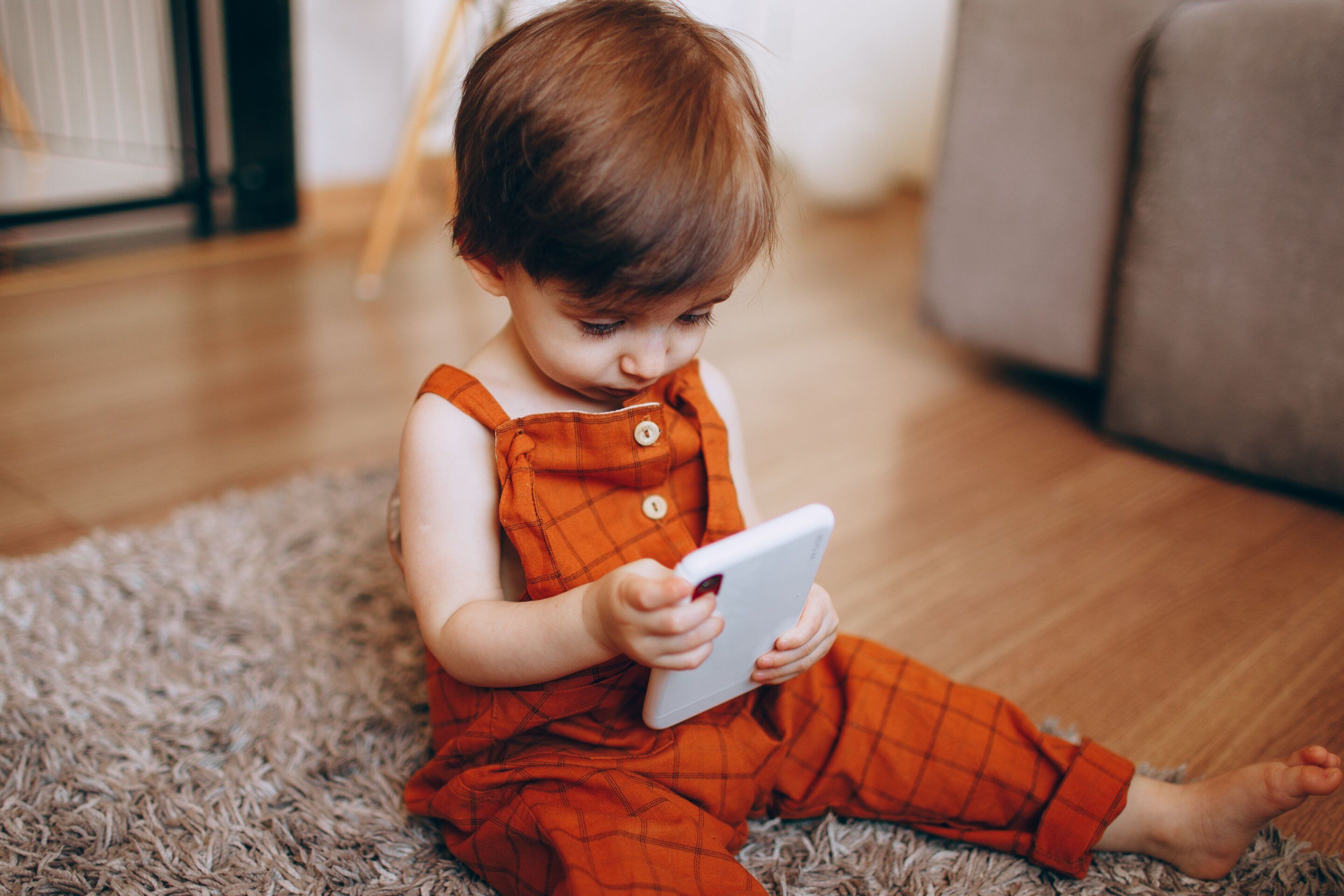 Avoid intentional screen time for under-twos, research urges