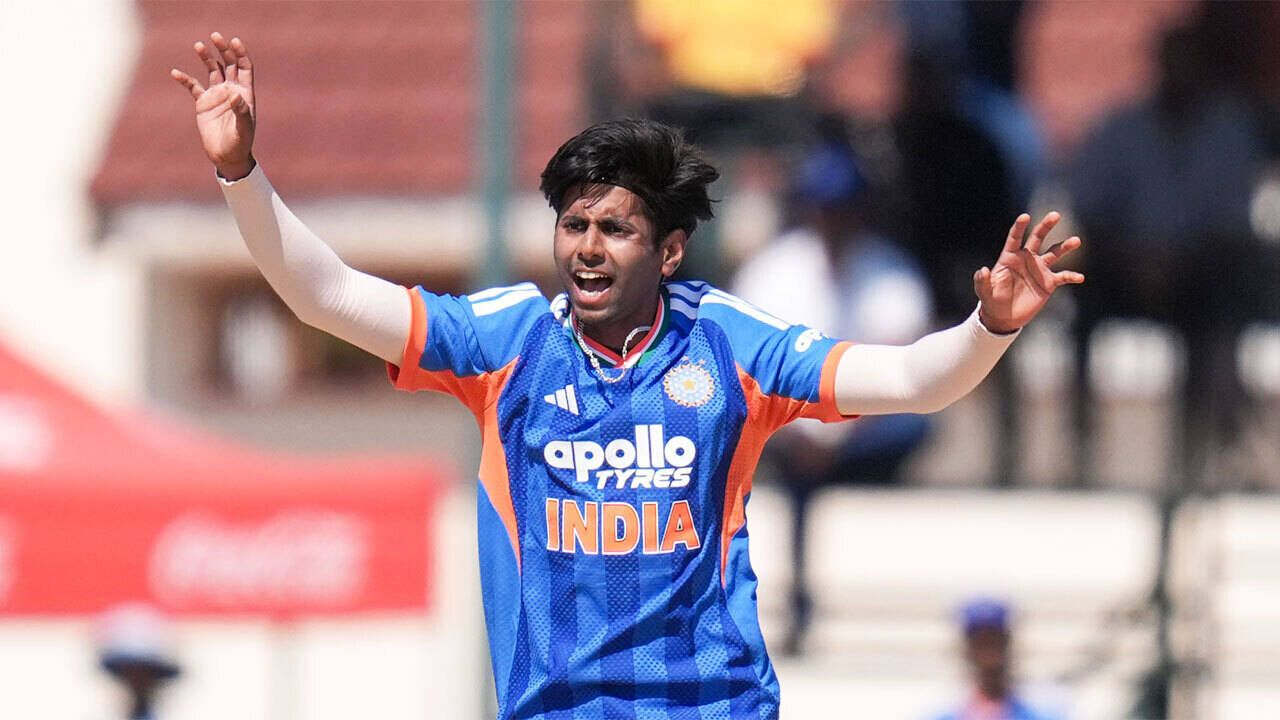 Mayank Yadav in action during the India vs Zimbabwe T20I match