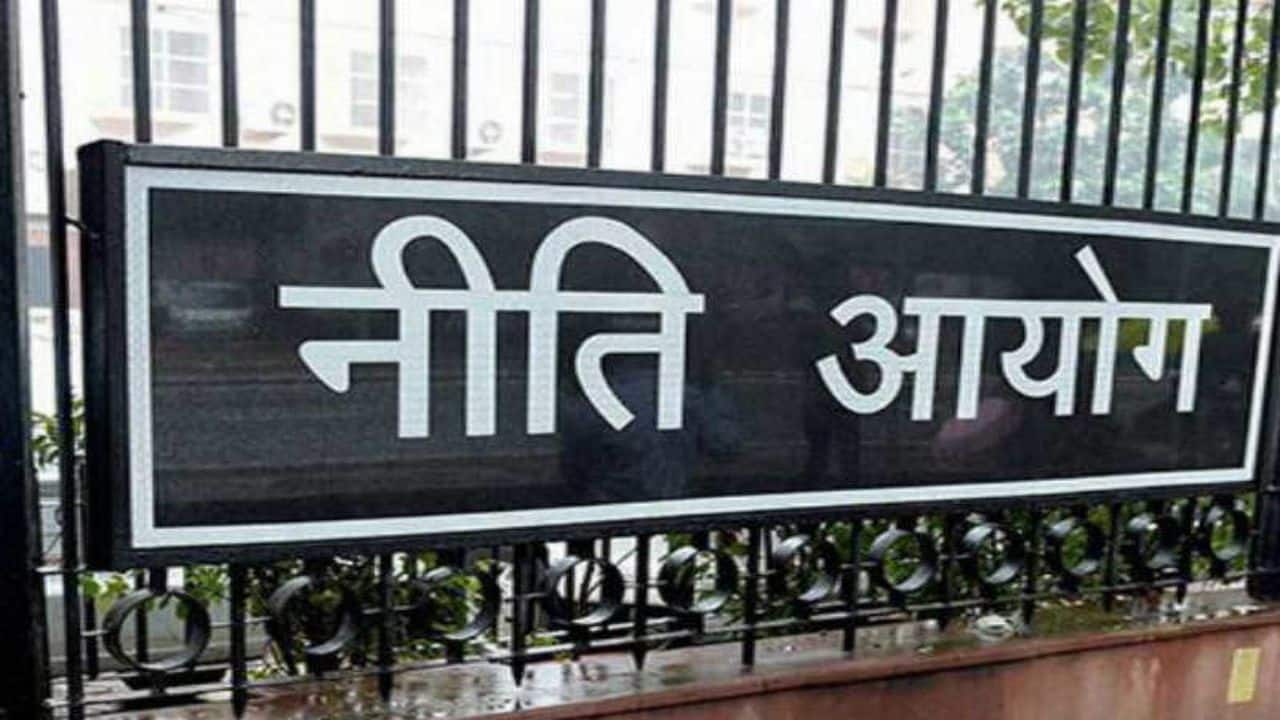 Anurag Jain, new CEO of NITI Aayog, in a meeting with officials