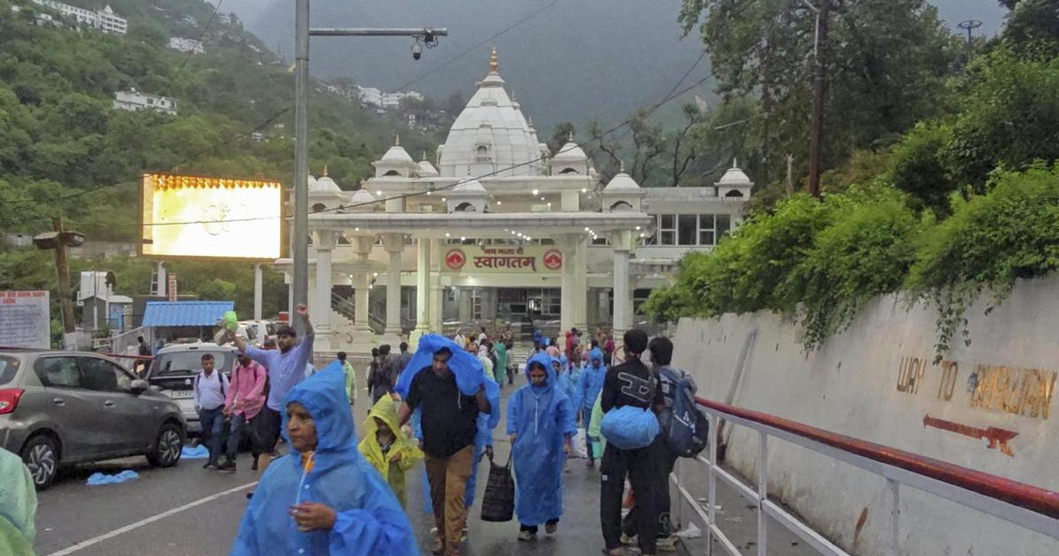 People stranded in floodwaters in Jammu and Kashmir