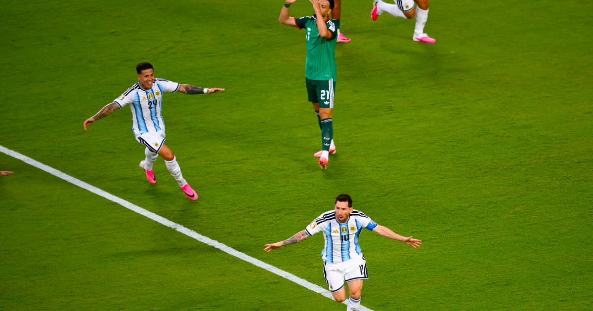 Messi leads in golden boot's race