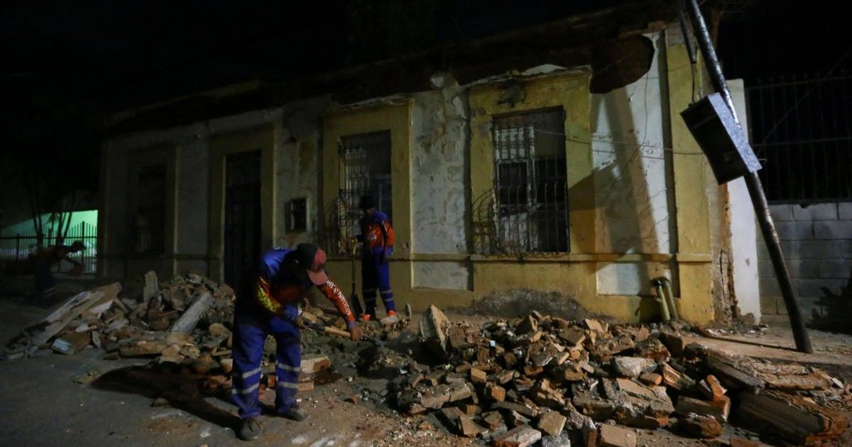 Venezuela earthquake LIVE: Powerful twin earthquakes kill at least 32 people; promises of aid pour in
