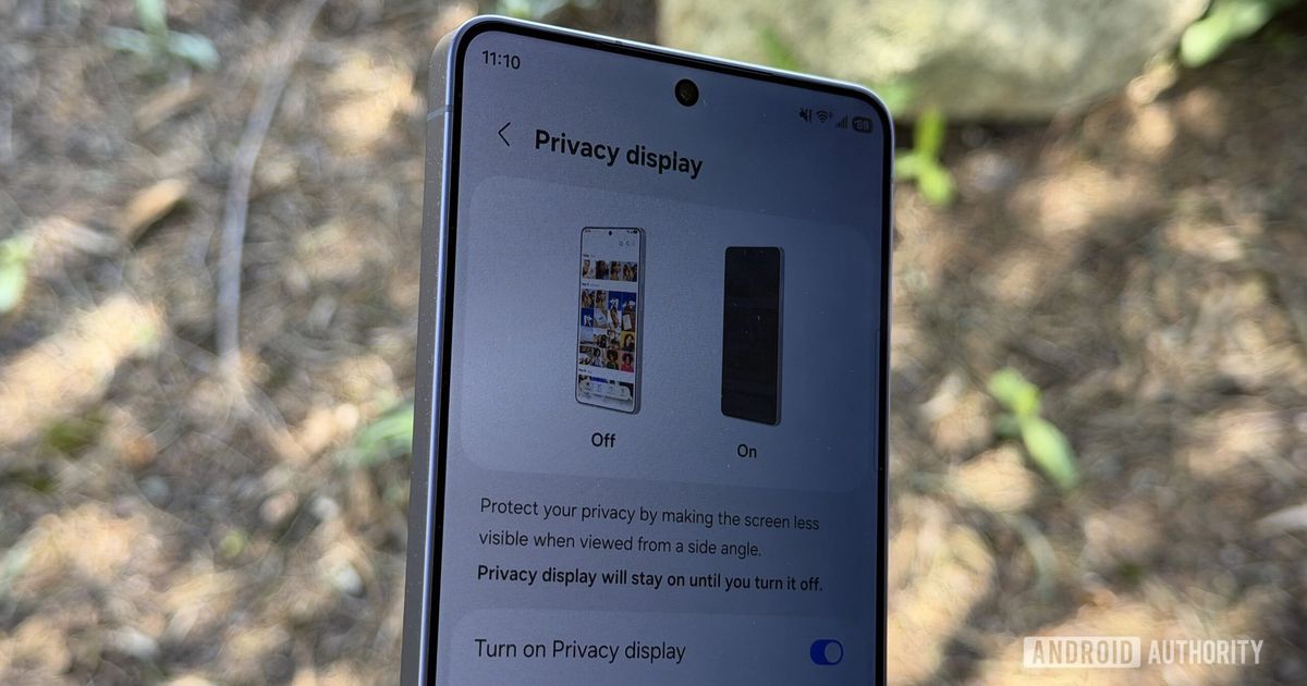 We might have to wait for Privacy Display on non-Samsung phones