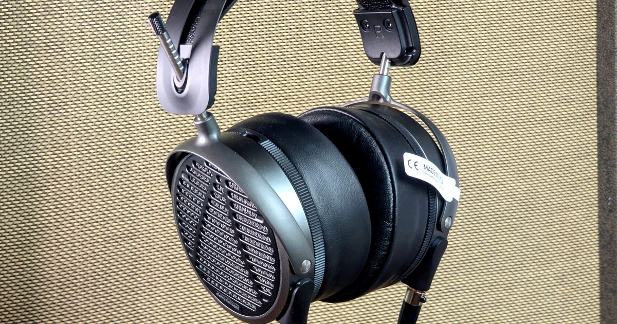 What does a $1,700 pair of headphones sound like? Hands-on with the Audeze MM-520 planar magnetic headphones