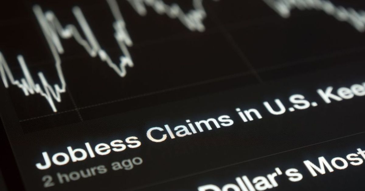 Gold price remains under pressure as U.S. jobless claims rises to 229k