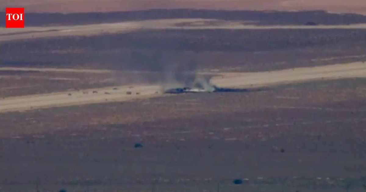US Air Force B-52 Stratofortress crashes shortly after take-off at California base