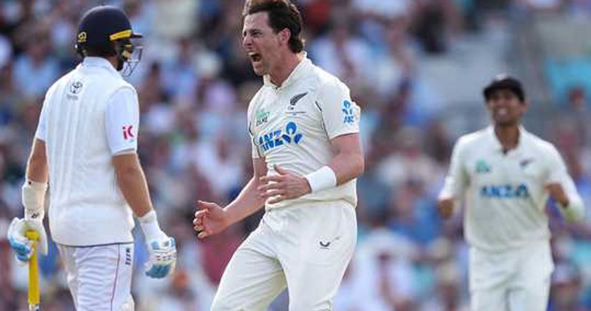 Henry double-strike gives New Zealand the edge after Phillips ton