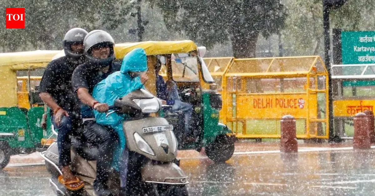 Delhi Rain: Heavy rain lashes parts of Delhi-NCR; IMD issues warning
