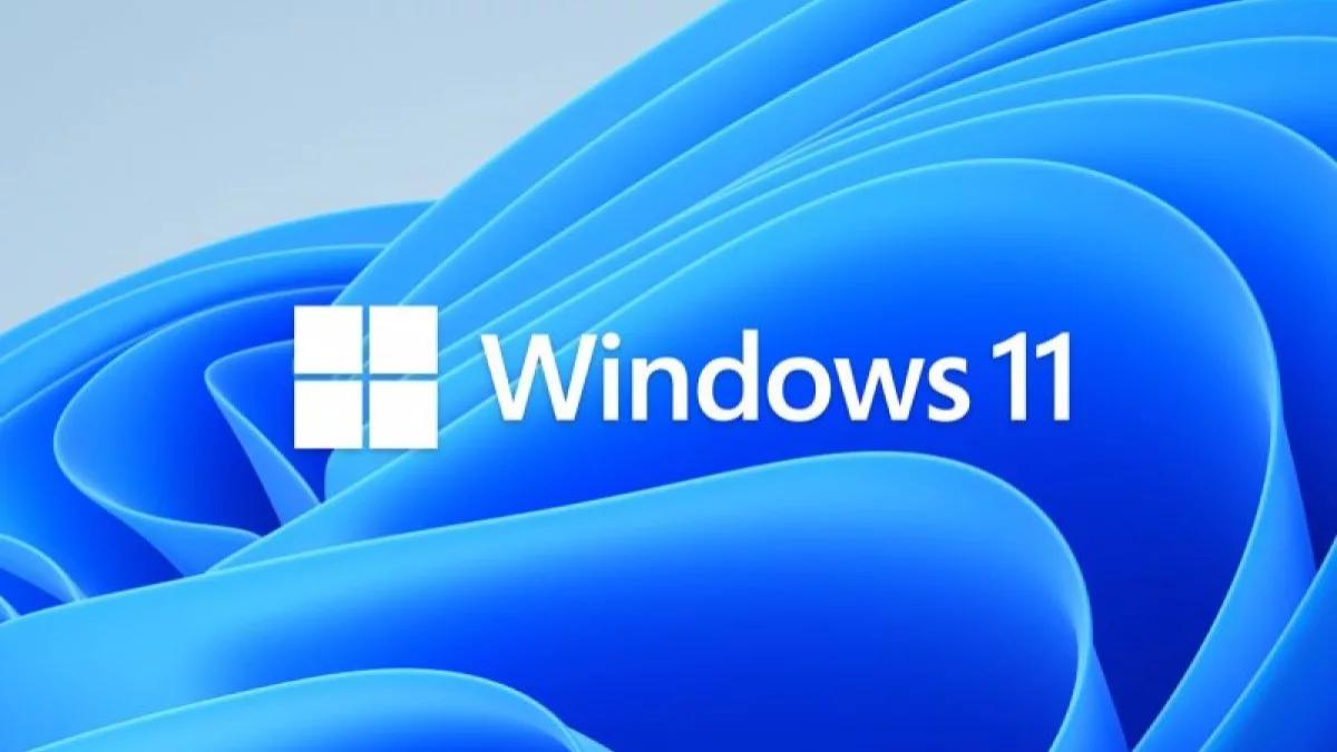 Windows 11 weather app on a desktop screen with memory usage details
