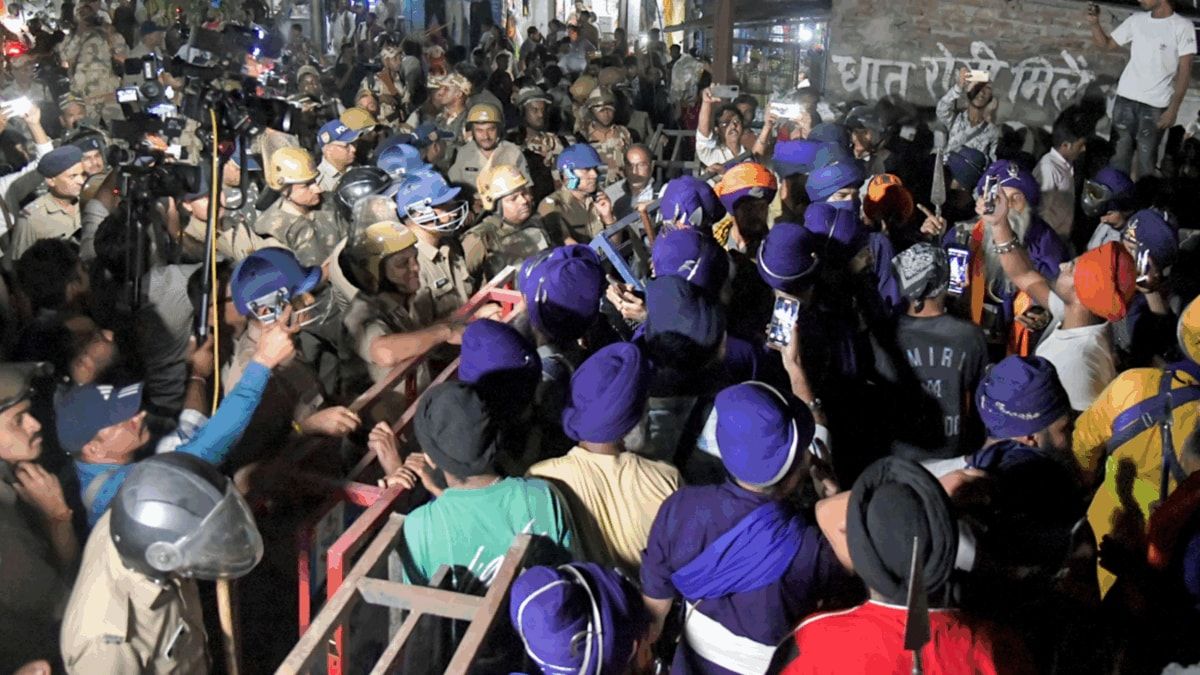 Tension At Uttarakhand Border As Nihang Sikhs Breach Barricades, Head Towards Hemkund Sahib